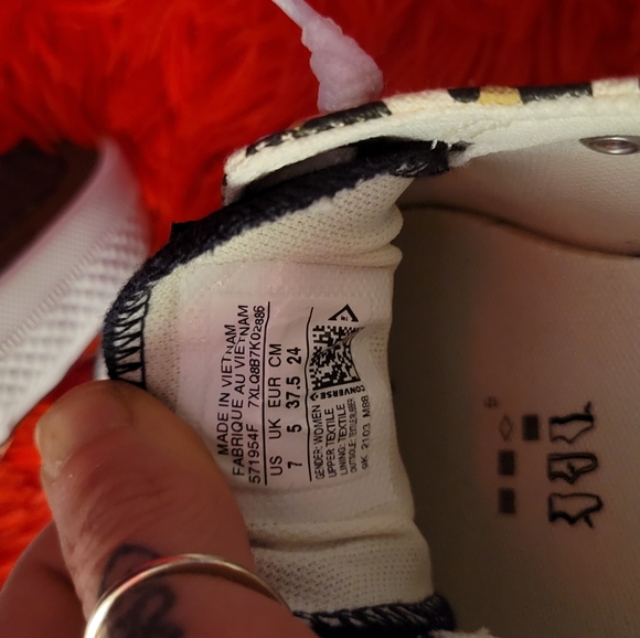 Leopard printed converse - Picture 1 of 4